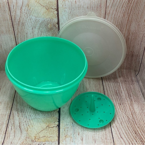 Tupperware Kitchen Tupperware Vintage Green Crisper Lettuce Keeper